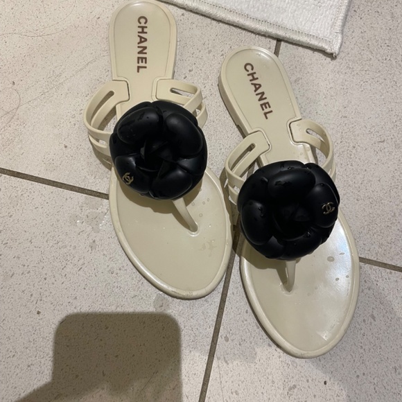 Authentic Chanel Camelia Jelly Sandals White EU 37 - Picture 2 of 5